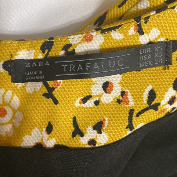 Zara Floral Dress - Picture 6 of 9